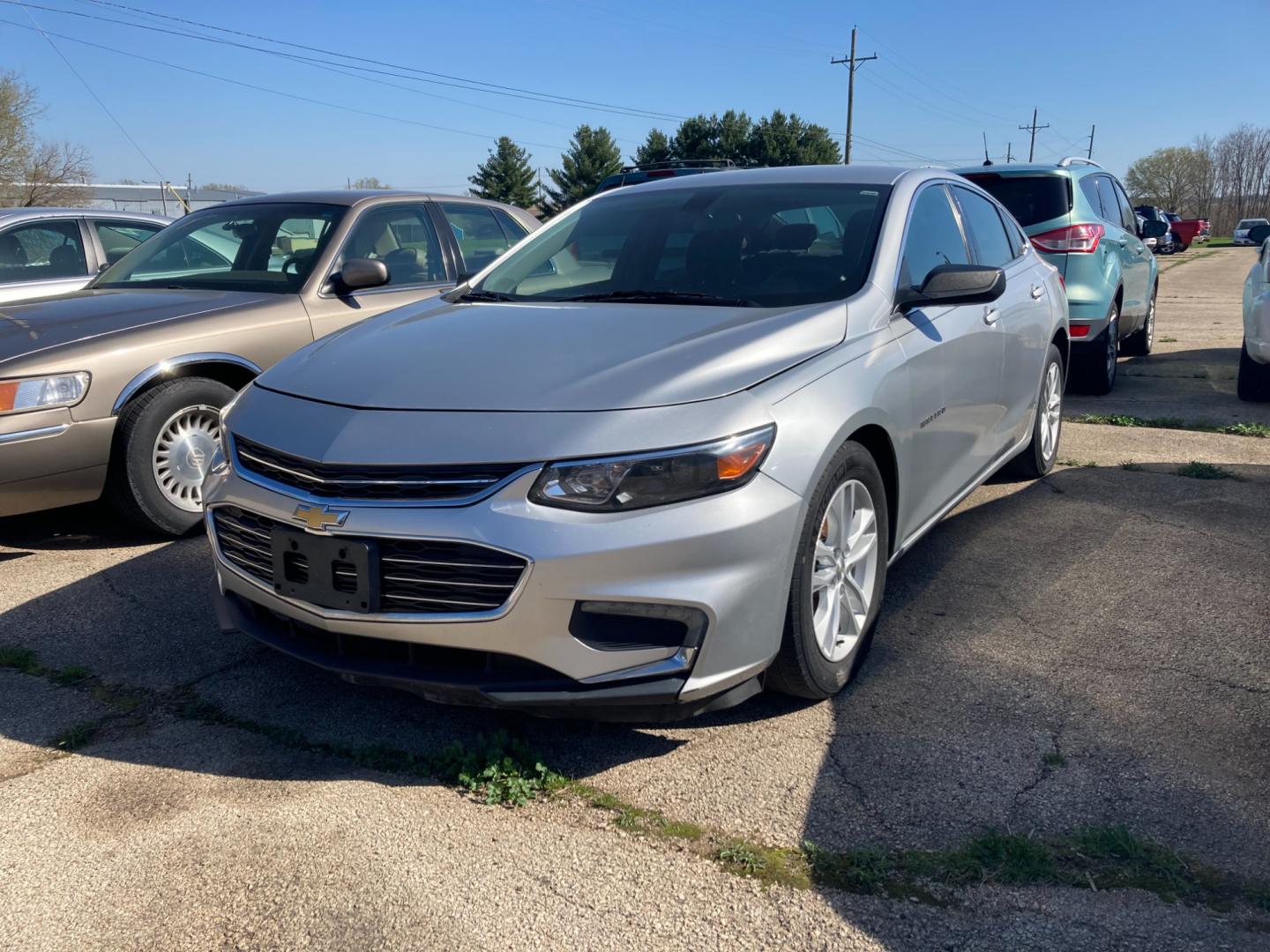 2016 Silver Ice Met Chevrolet Malibu 1LT (1G1ZE5STXGF) with an 1.5L L4 DOHC 16V engine, 6A transmission, located at 1800 South Ihm Blvd, Freeport, IL, 61032, (815) 232-5543, 42.278645, -89.607994 - Photo#0